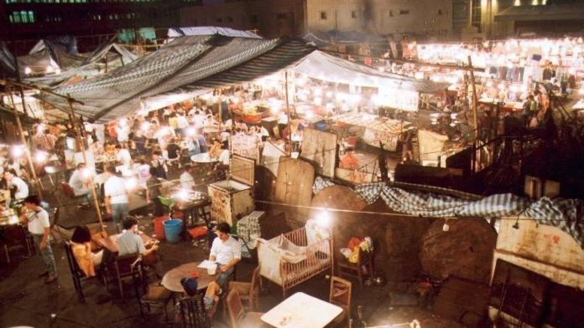 曾經的香港夜繽紛——上環大笪地